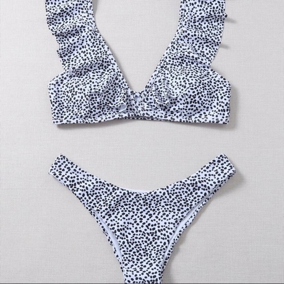 BLACK & WHITE DOT RUFFLE BIKINI - Picture 3 of 7